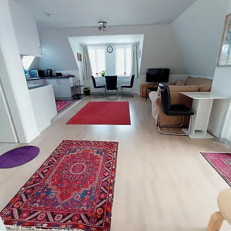 Peaceful Apartment- 3 Zi- Loggia & Garden In Blankenese-