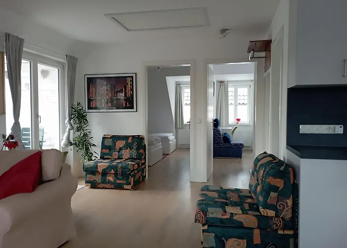 Peaceful Apartment-3 Zi, Loggia & Garden In Blankenese *