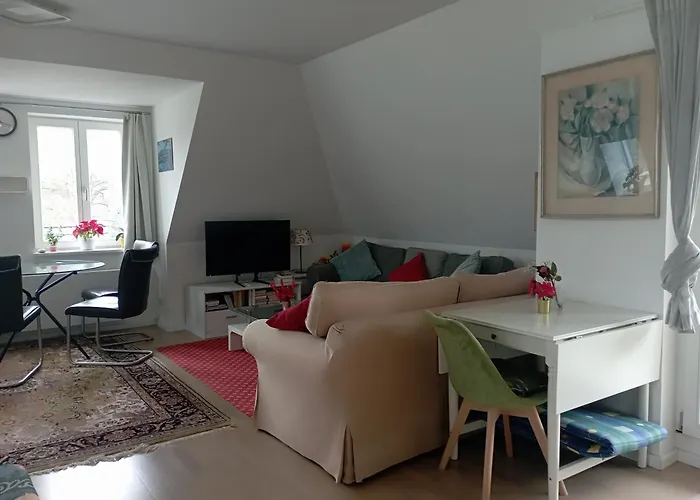Peaceful Apartment-3 Zi, Loggia & Garden In Blankenese *