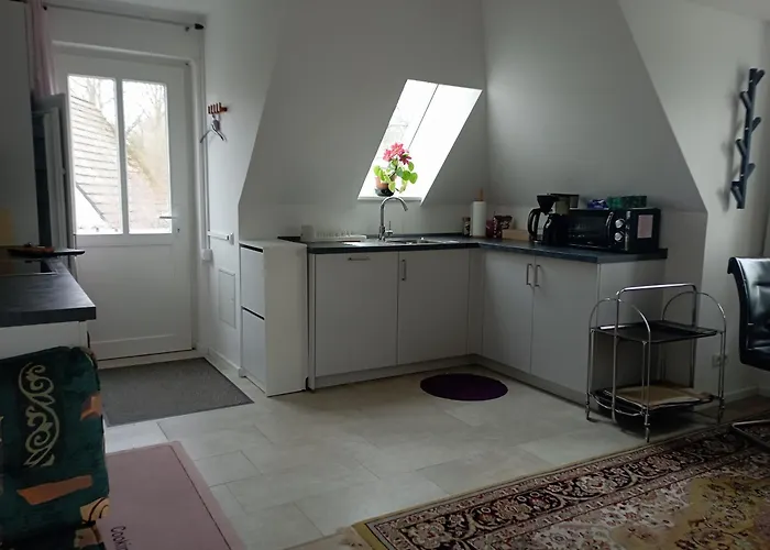 Peaceful Apartment-3 Zi, Loggia & Garden In Blankenese Apartment *